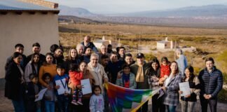 Emoción y agradecimiento en Chistín: vecinos recibieron por primera vez viviendas construidas por el Estado