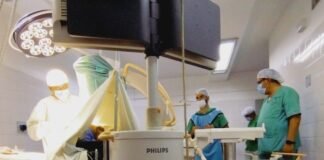 Se realizó la primera cirugía endoscópica de columna en el Hospital San Juan Bautista