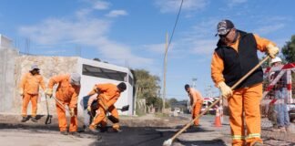 Valle Viejo avanza con la restitución de asfalto y recomposición de calzadas en la obra de cloacas
