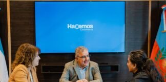 El Gobernador recibió a gestora cultural Roxana Amarilla, quien homenajeó a los tejedores de Londres