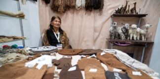 El Poncho con el hilo más fino del mundo está en Catamarca