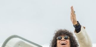 La Mona Jiménez ya esta en Catamarca para cerrar este domingo el Poncho 2025