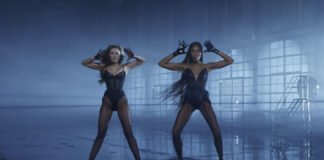 Miley Cyrus estrena su videoclip junto a Naomi Campbell