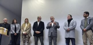 Acto de apertura de sobres correspondientes al proceso de adjudicación de 152 dúplex