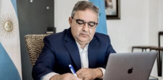 Becados provinciales cobrarán $400.000 desde agosto y se confirmó aumento del 15% para contratos