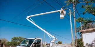 La Capital continúa avanzando con el recambio de luminarias LED en diferentes barrios de la ciudad