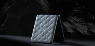 motorola saca a relucir su renovado móvil plegable razr 60 con cristales de Swarovski