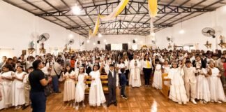 Celebran las Primeras Comuniones en la capilla Santa Maravillas de Jesús