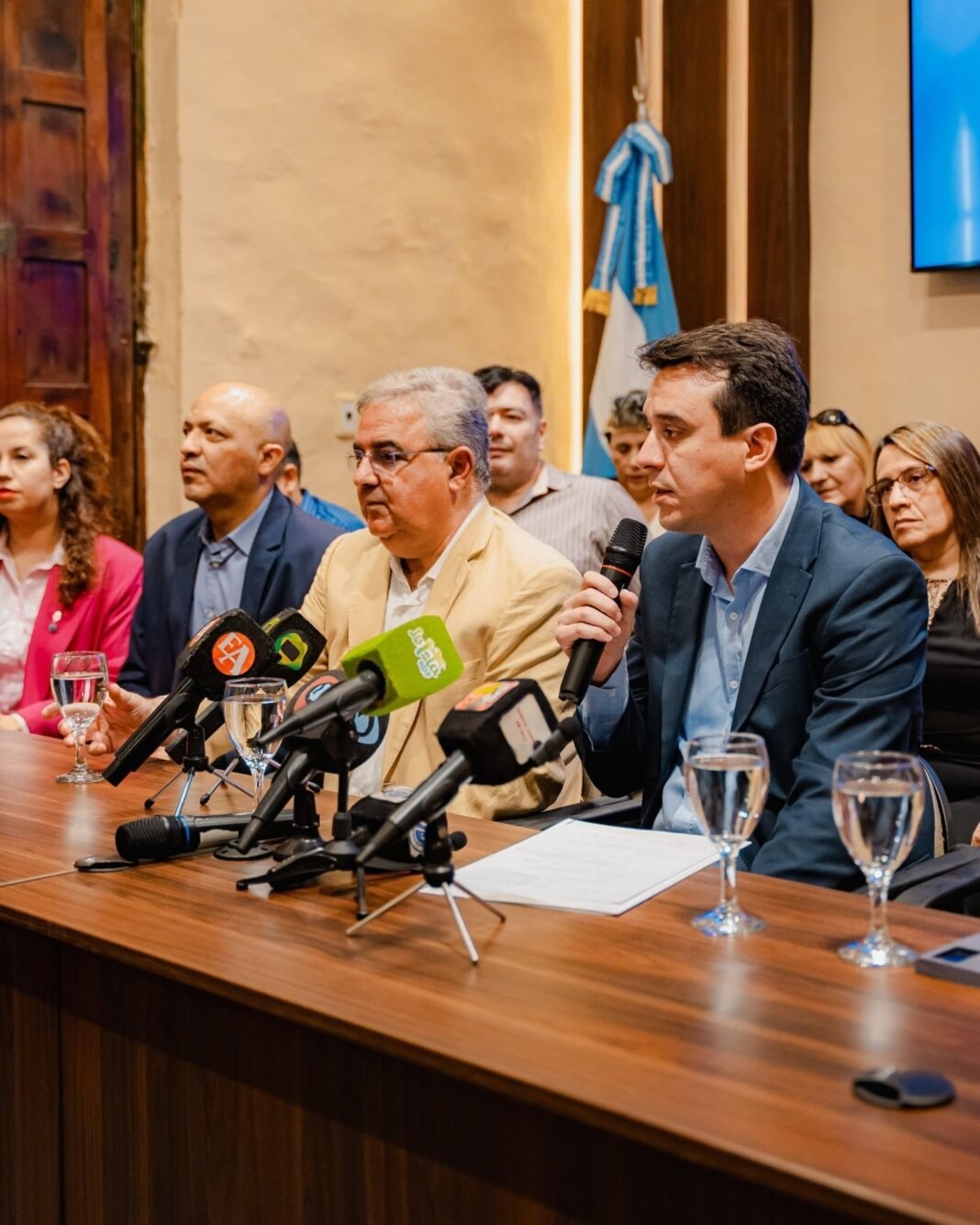 El Gobernador Jalil anunció un bono de 120 mil pesos para los empleados públicos