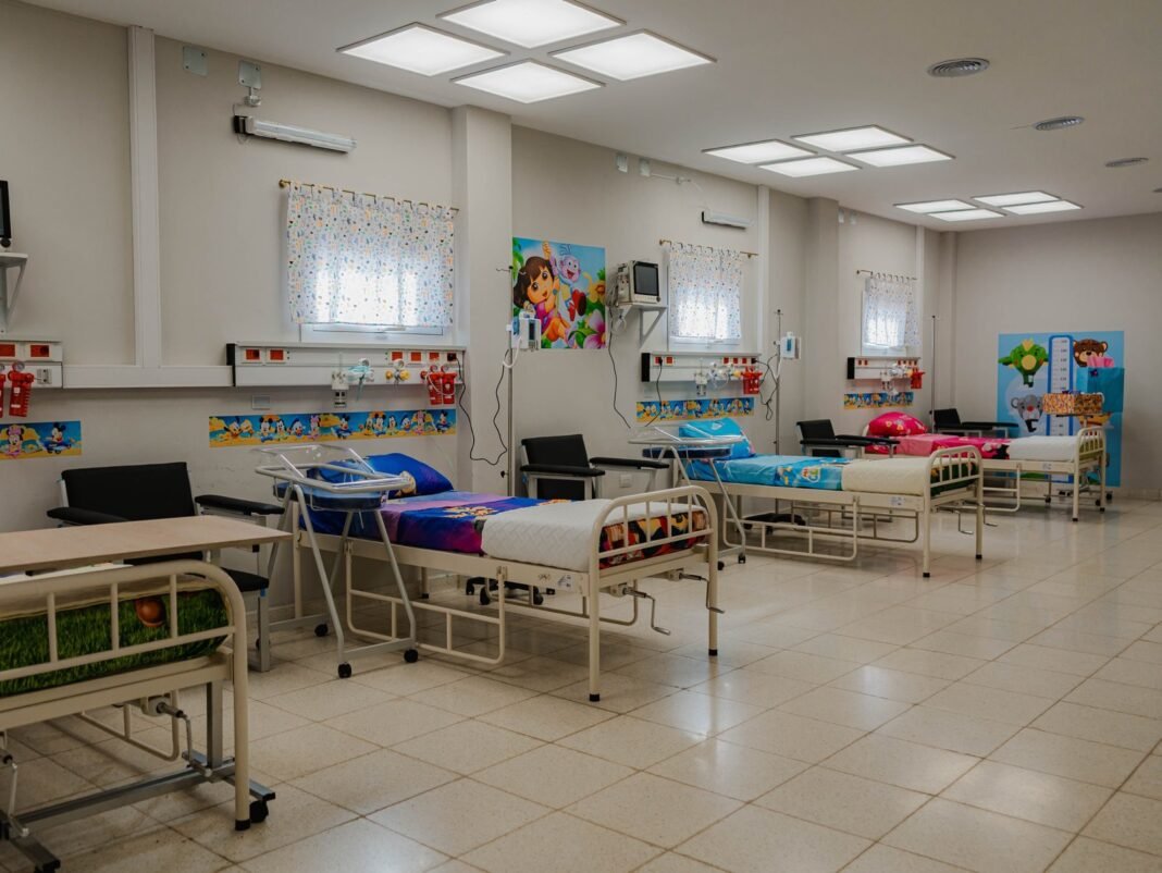El Hospital de Pomán ya cuenta con nueva sala de pediatría y Telemedicina