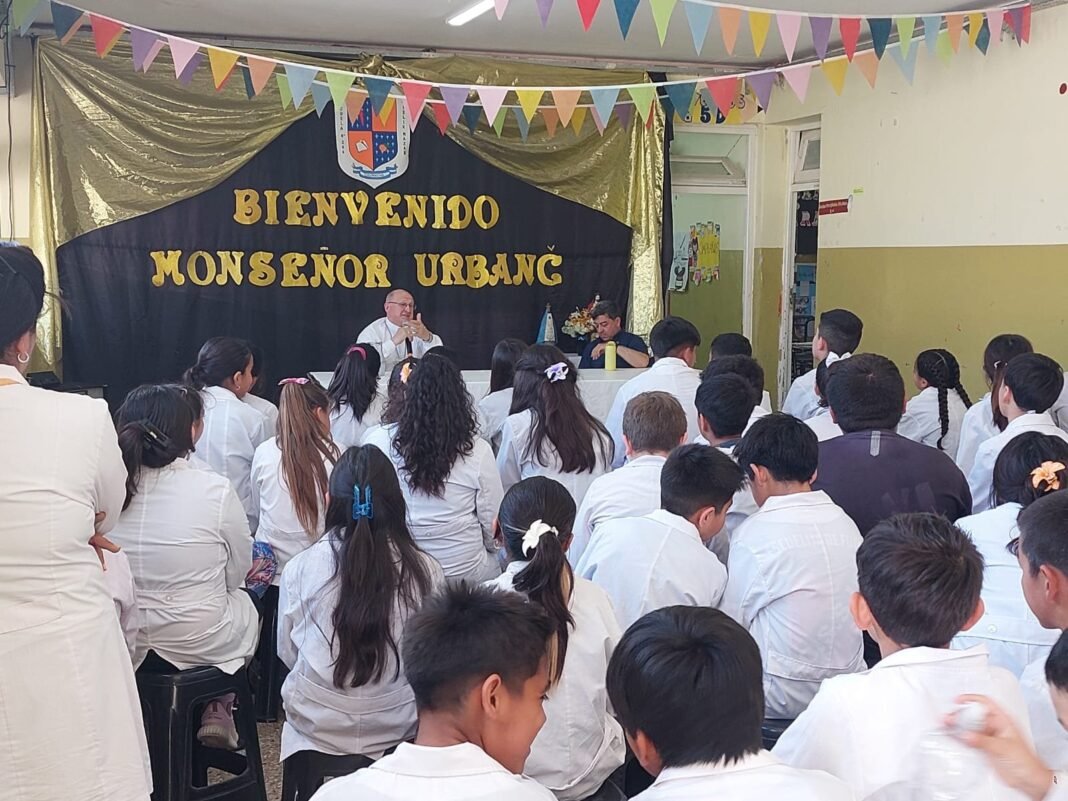 El Obispo realiza su visita pastoral a la parroquia Nuestra Señora de Luján