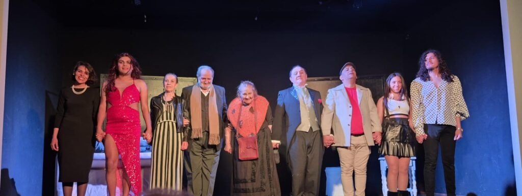 Fin de semana de Teatro con «LA FAMILIA REUNIDA» en el Salón Calchaquí