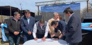 Raúl Barot firmó convenios de asfalto para la Ruta Nº 27 (La Bajada – Los Molles) y la Ruta Nº 21 (Alijilán – El Alto – Tapso)