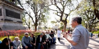 Una edición inclusiva de “Pasos con Historia” acercó el patrimonio a estudiantes con discapacidad visual