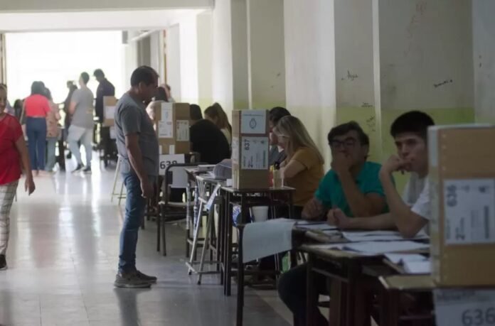 El lunes no habrá clases en las escuelas donde se vota