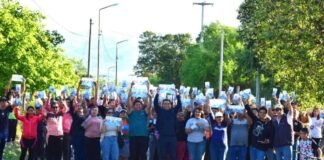 Elecciones 2025: Raúl Barot encabezó una caminata por los barrios de Manantiales