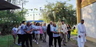 La Virgen del Valle visita la fábrica textil que lleva su nombre en El Pantanillo