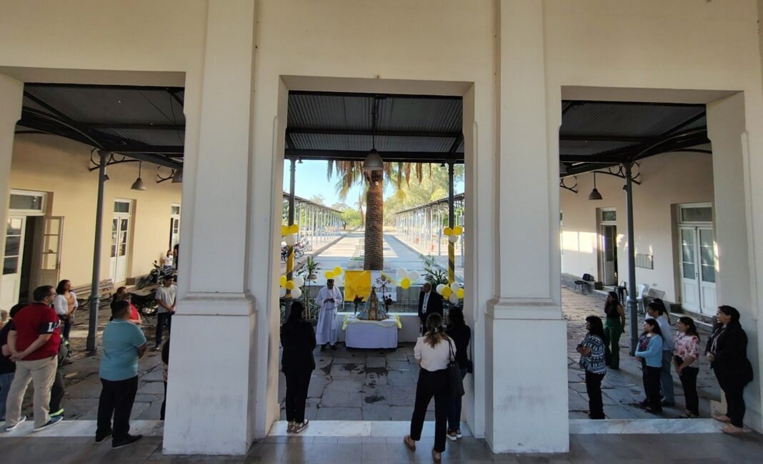 La Virgen visitó la sede del gobierno municipal de Capital