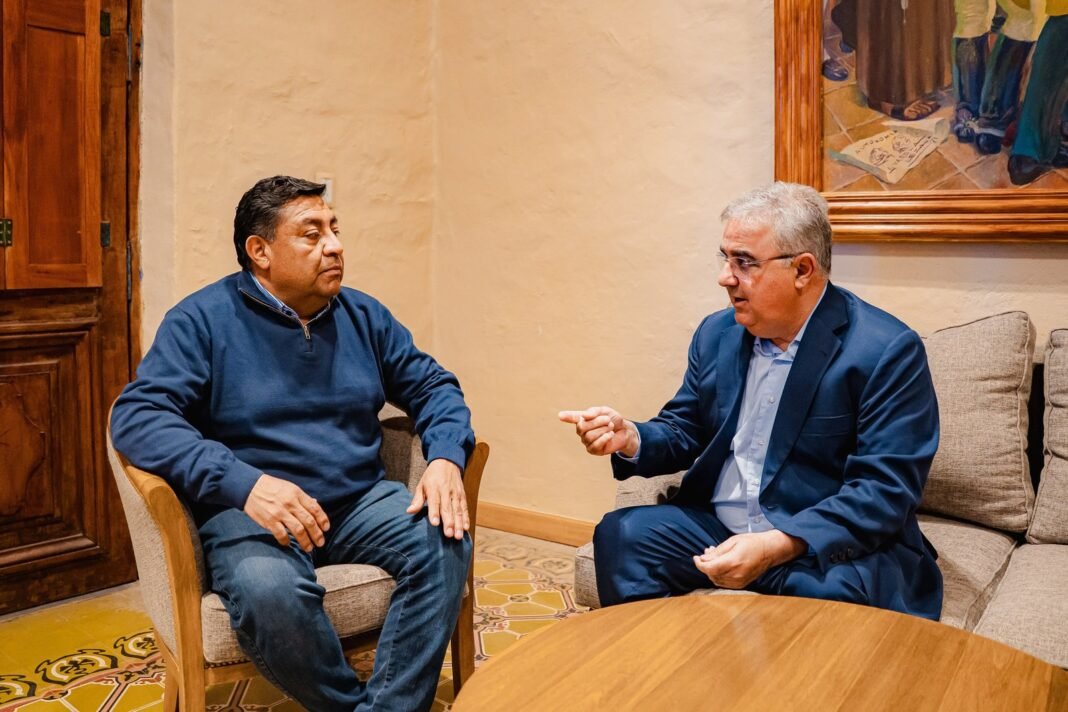 Puerta de Corral Quemado: Gobierno y municipio acuerdan obras de infraestructura vial