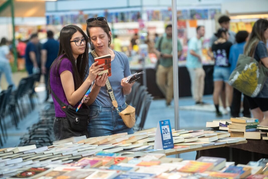 Voces del interior profundo: relatos, memorias y territorios en la Feria del Libro 2025
