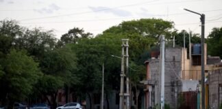 El intendente supervisó el avance de obras de asfalto e iluminación LED en el barrio Piloto