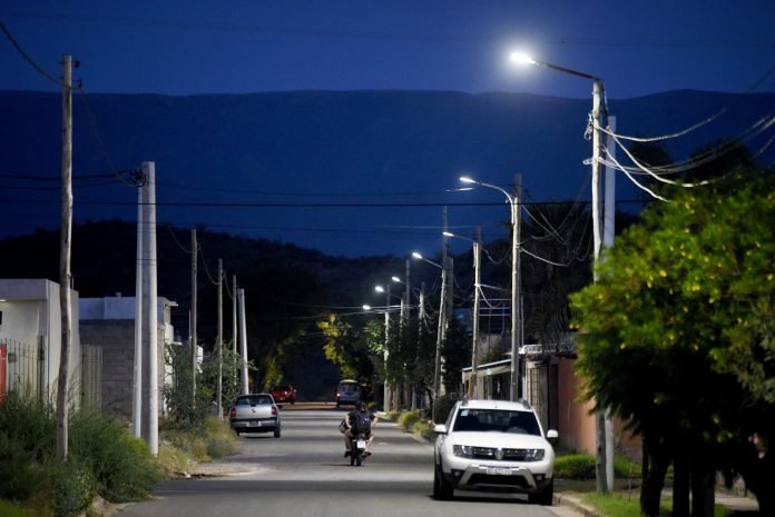 La Capital alcanza el 92% de cobertura lumínica con tecnología LED