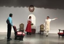“Las d’enfrente”: comedia familiar hoy jueves 13 en el Cine Teatro Valle Viejo