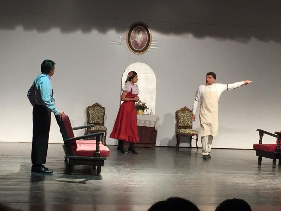 “Las d’enfrente”: comedia familiar hoy jueves 13 en el Cine Teatro Valle Viejo