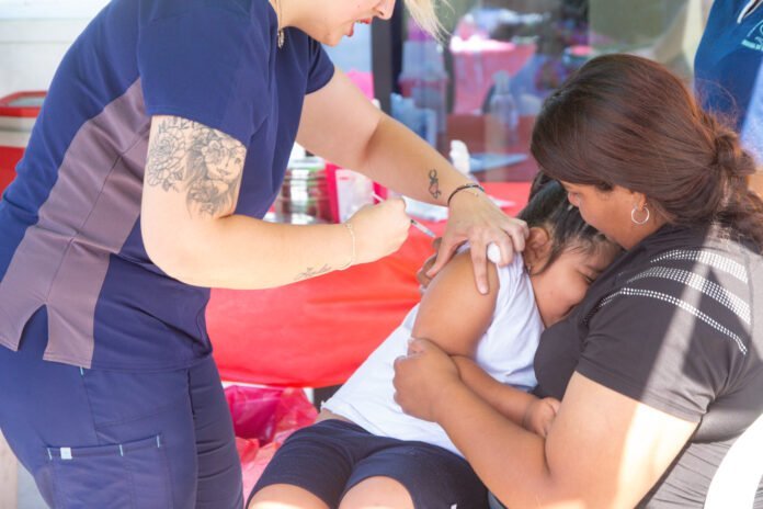 El Vacunatorio Móvil continúa su recorrido por los barrios de Capital