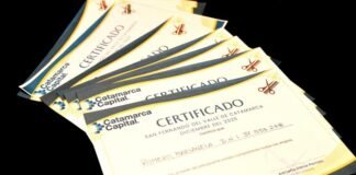 Gustavo entregó certificados a 50 nuevos peluqueros del programa «Oficios en tu Capital»
