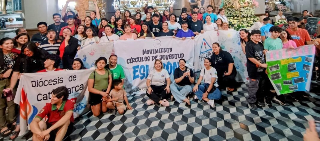 homenaje de los jóvenes a la Virgen del Valle