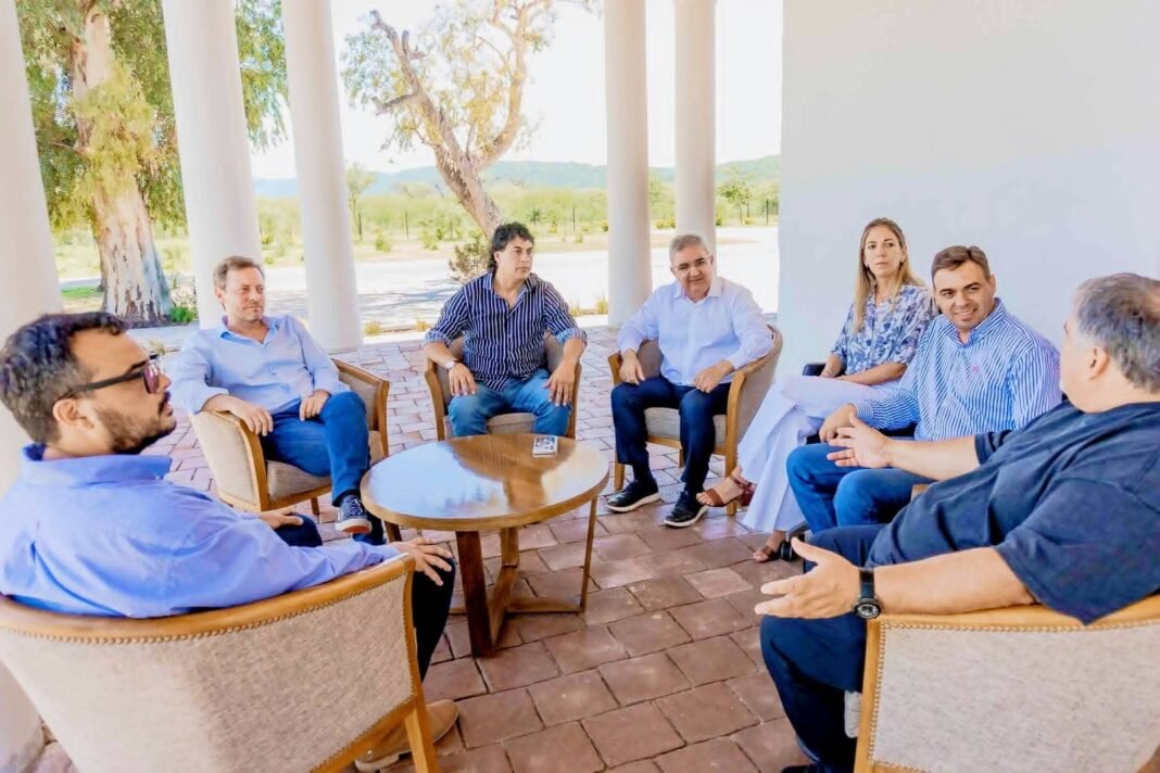 INTENDENTES DE SANTA ROSA SE REUNIERON CON JALIL Y EL MINISTRO DE GOBIERNO