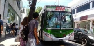 Los colectivos circularán con frecuencias reducidas en la jornada de hoy