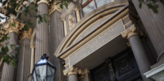 Dos funcionarios del BCRA buscan anular los allanamientos por supuestas maniobras en la venta de dólar oficial