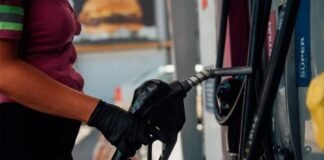 Enero con más aumentos: oficializaron la suba de impuestos a los combustibles