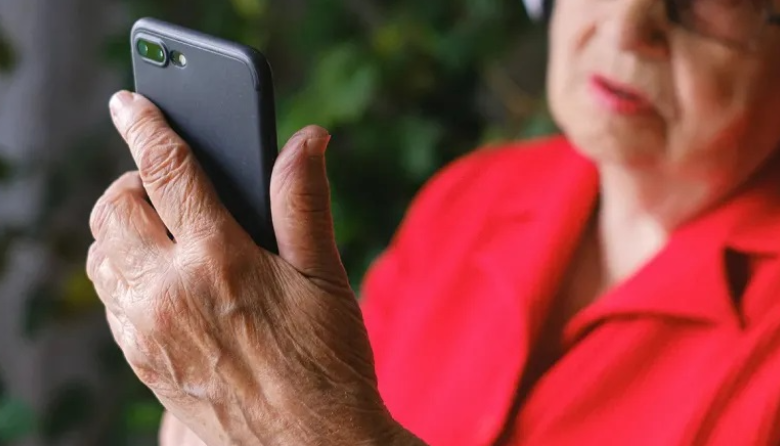 Imputaron a dos personas por estafar a jubilados con maniobras digitales