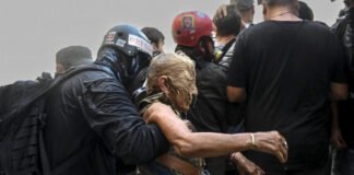 Tensión afuera del Congreso: hubo balas de goma, corridas y detenidos