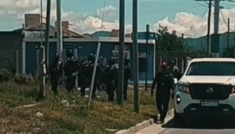 Un policía fue pasado a detenido por un violento asalto en el norte de la Capital