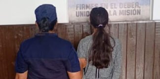 Arrestaron a una joven acusada de agredir a su pareja con un palo de escoba