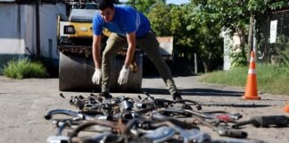 Capital: Destruyeron 60 caños de escape antirreglamentarios