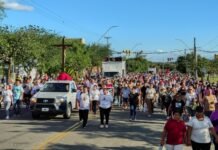 Cientos de fieles peregrinaron junto a Jesús Crucificado