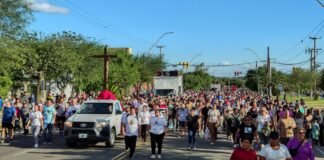 Cientos de fieles peregrinaron junto a Jesús Crucificado