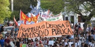 Docentes universitarios: Van por una semana completa de paro