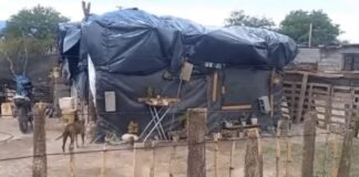 Evacuaron a familias del barrio Mi Gauchito por derrumbes y crecidas a la orilla del rio