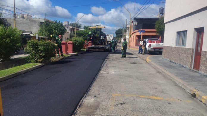 La Capital avanza con la repavimentación integral de la Avenida Mariano Moreno