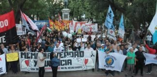 Multitudinarios marcha y acto por la Memoria en Catamarca