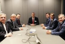 Raúl Jalil participó junto a Adorni de un encuentro con inversores en Nueva York