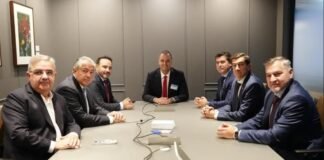 Raúl Jalil participó junto a Adorni de un encuentro con inversores en Nueva York