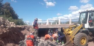 Reconstruyen defensas en Ruta Nacional N°60