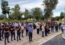 Rezo del Vía Crucis con personal policial y vecinos